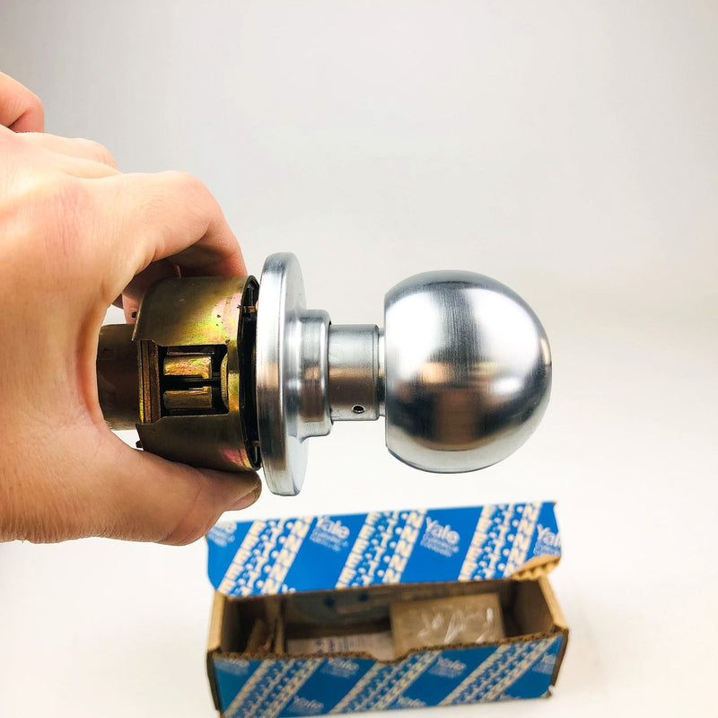 Yale Privacy Door Knob Locking 5302 Copenhagen 380BN US26D Satin Chrome New NOS 4