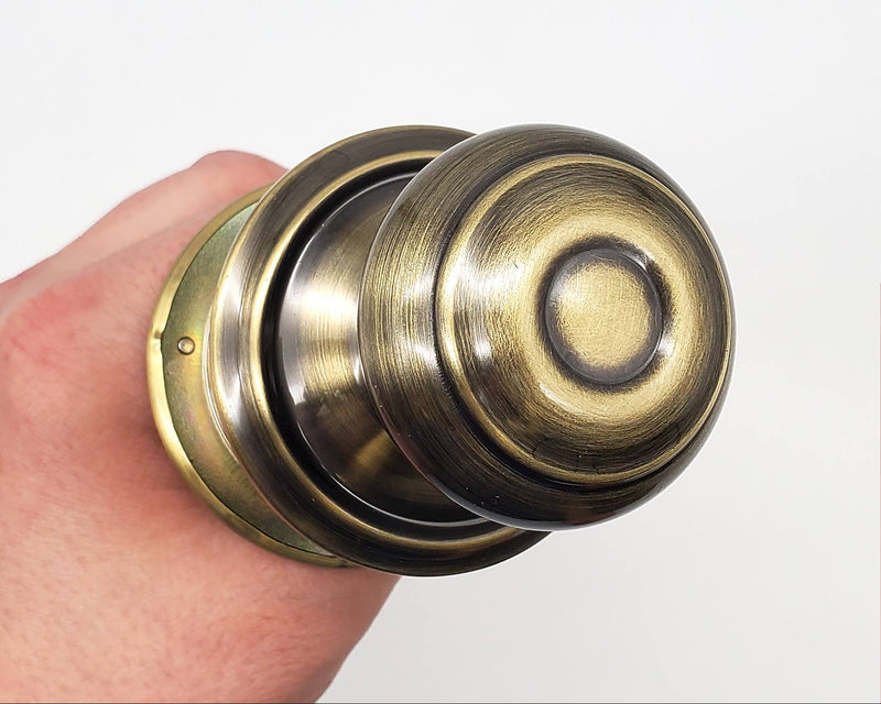 Schlage Door Knob Antique Brass Passage Latch 609 GEO F10S 2-3/8in BS NOS 1