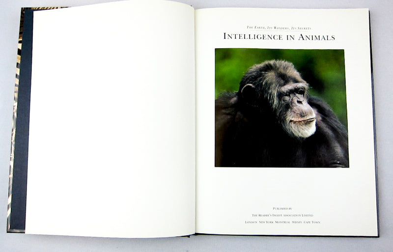 Reader's Digest: Intelligence in Animals: The Earth (Hardcover) - 1997 | USED