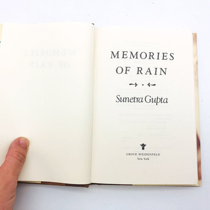 Memories Of Rain HC Sunetra Gupta 1992 India Love London Intollerance 1st Editio 8