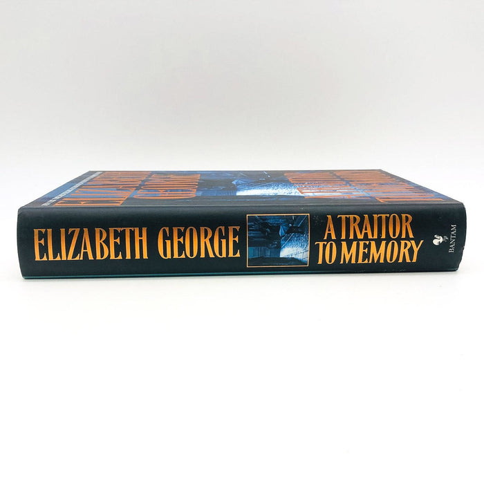 A Traitor To Memory HC Elizabeth George 2001 Hit And Run Murder 1st Edition 3