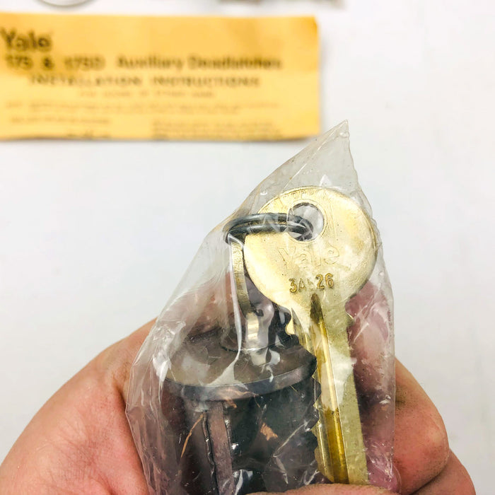 Yale Tubular Deadbolt 6 Pin Cylinder Lock 175 US26D Satin Chrome LH New NOS
