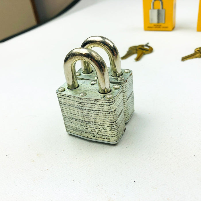 2ct Vintage No 3 Master Lock Padlock 1-1/8" Shackle New NOS Keyed Alike 3687 9