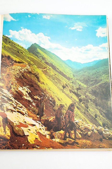 New Guinea A Journey Through 10,000 Years Robin Smith 1972 Lansdowne 8