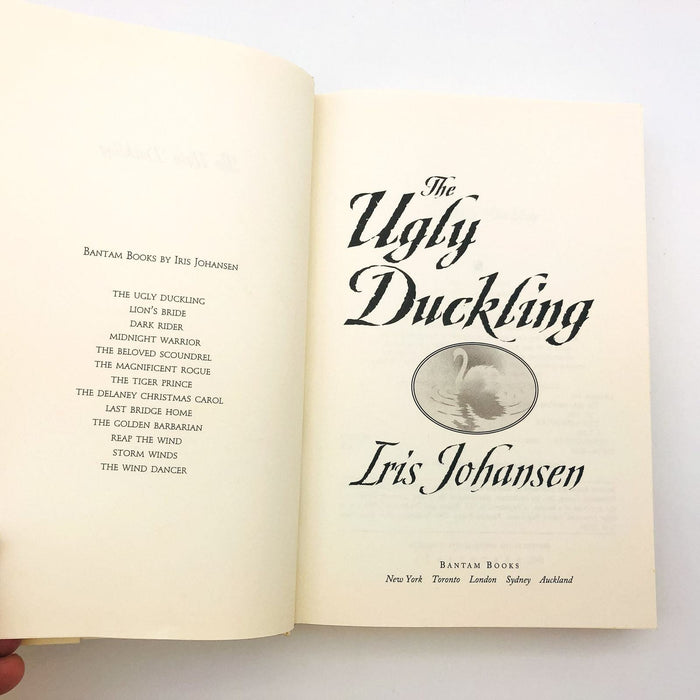 The Ugly Duckling Hardcover Iris Johansen 1996 Murder Survival Women 1st Edition 7