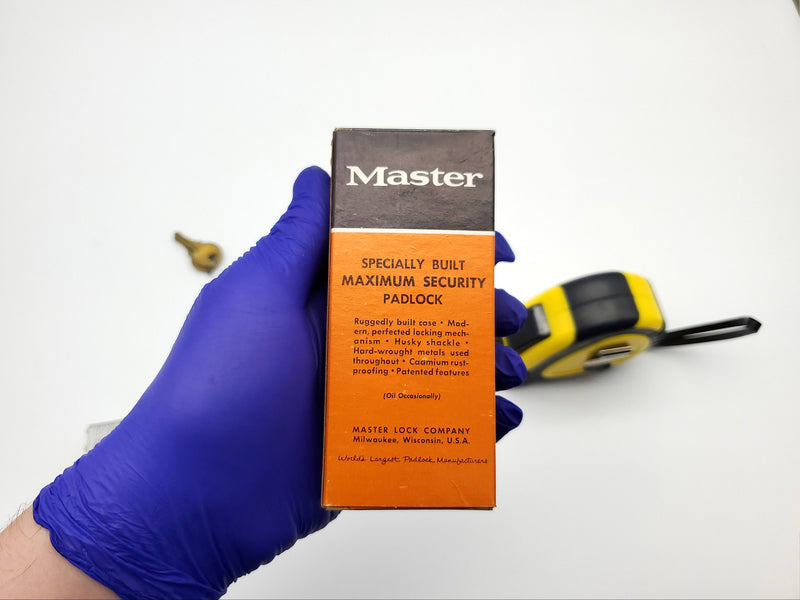 Master Lock Padlock No 1 2-3/4" L x 3/10" D Shackle USA Made Vintage NOS