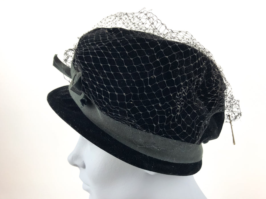 Vintage 1920s Cloche Crusher Hat Black Velvet Felt Grid w/ Plain Bow Ribbon