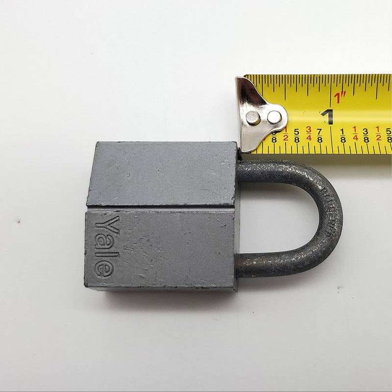 2x Yale Padlocks 7113 Keyed Alike 1" L X 1/4" D Shackle 1.5" Body Vintage NOS