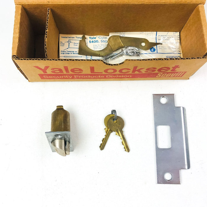 Yale Storeroom Closet Door Knob Lockset BR5405 26D Satin Chrome NOS ADA Strike 12