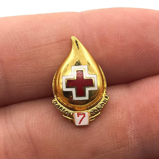 American Red Cross Lapel Pin 7 Gallon Service Award Gallon Donor Recognition 1