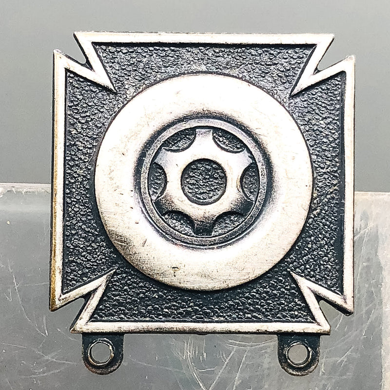 US Army Badge Pin Military Driver Mechanic Technical V-21 Vanguard Double Clutch 1