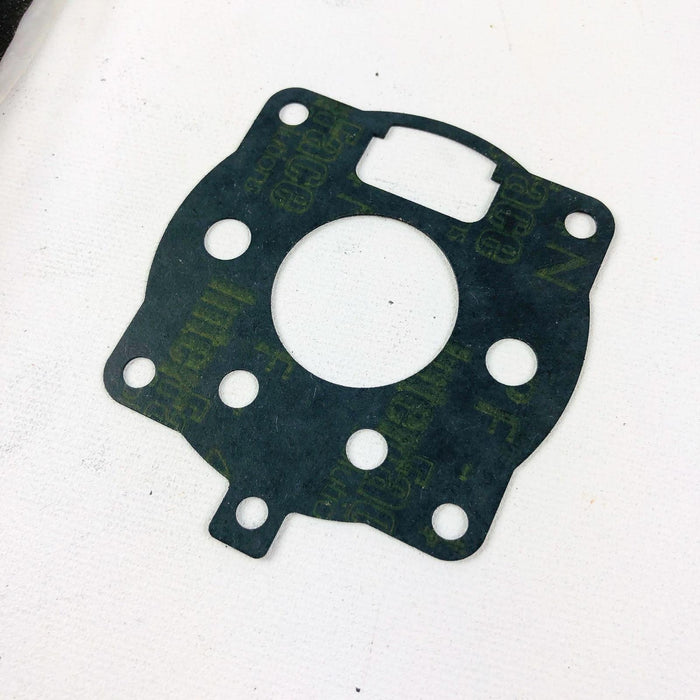 Briggs and Stratton 692215 Carburetor Body Gasket OEM New NOS Replaces 270268