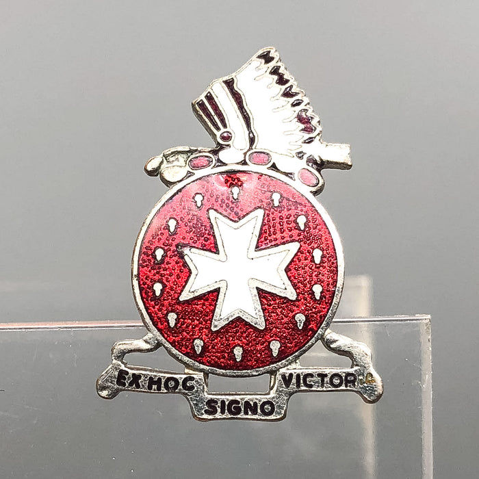 US Army 14th Field Artillery Pin Ex Hoc Signo Victoria Distinctive Unit Duroc 2