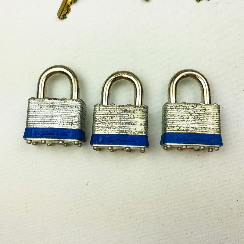 3ct Vintage No 1 Master Lock Padlock 1-1/4" Shackle New NOS Keyed Alike 3735 9