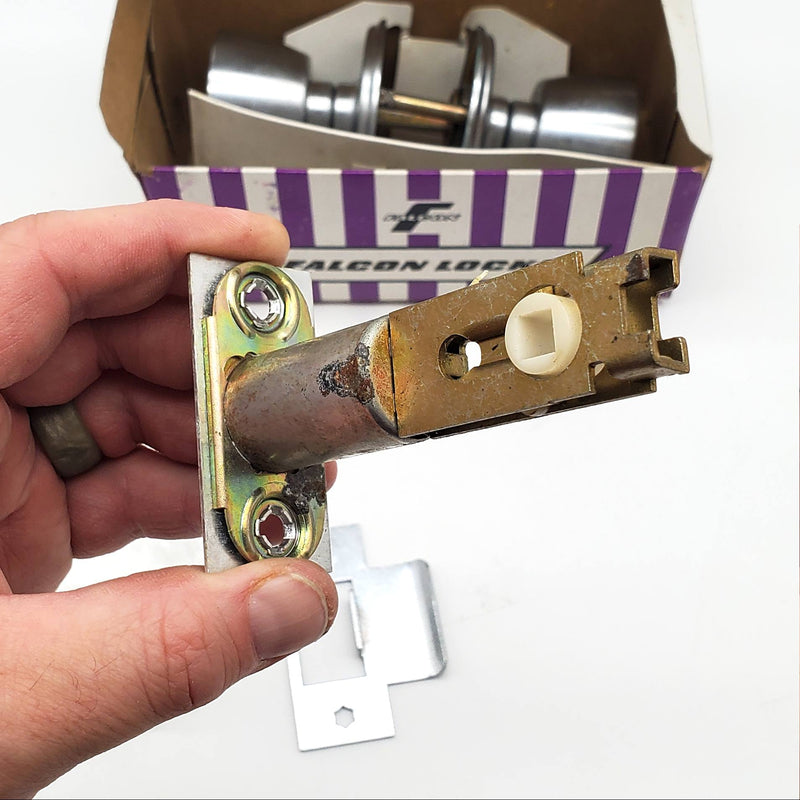 Falcon Passage Door Knob Satin Chrome 26D Latching Beverly 101 NOS 6