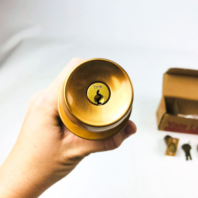 Yale Storeroom Closet Door Knob Lockset BR5305 380AN US10 Satin Bronze New NOS 5
