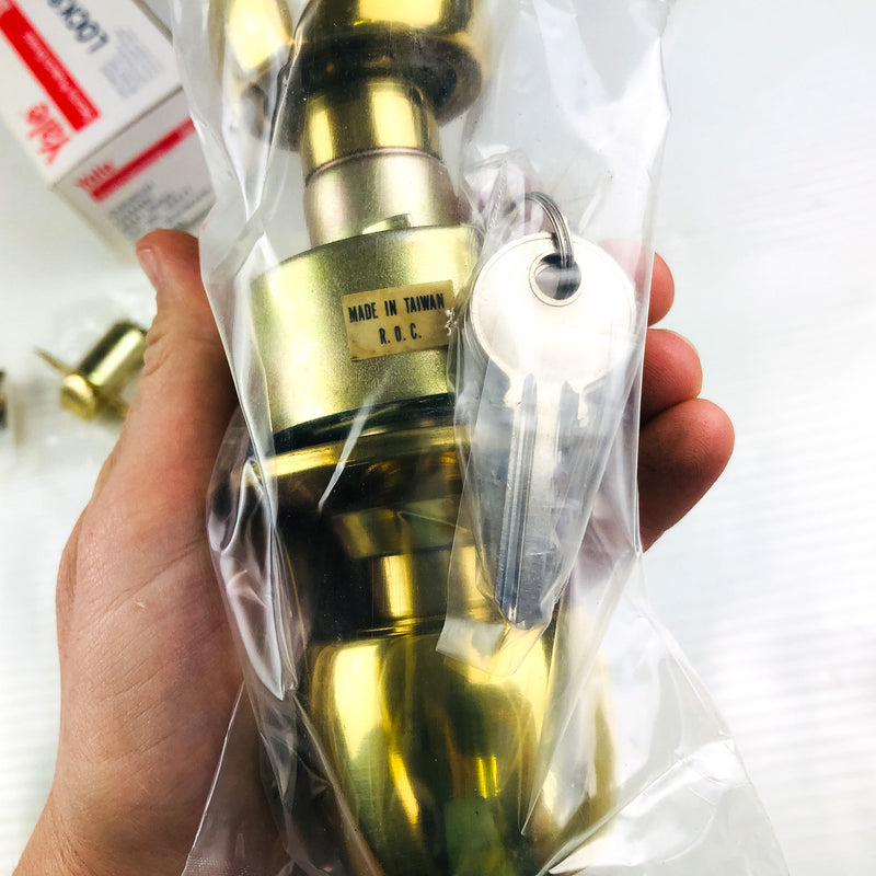 Yale 5237 Entry Door Knob Lockset Keyed Privacy Cylindrical US3 Brass Brandywine 4