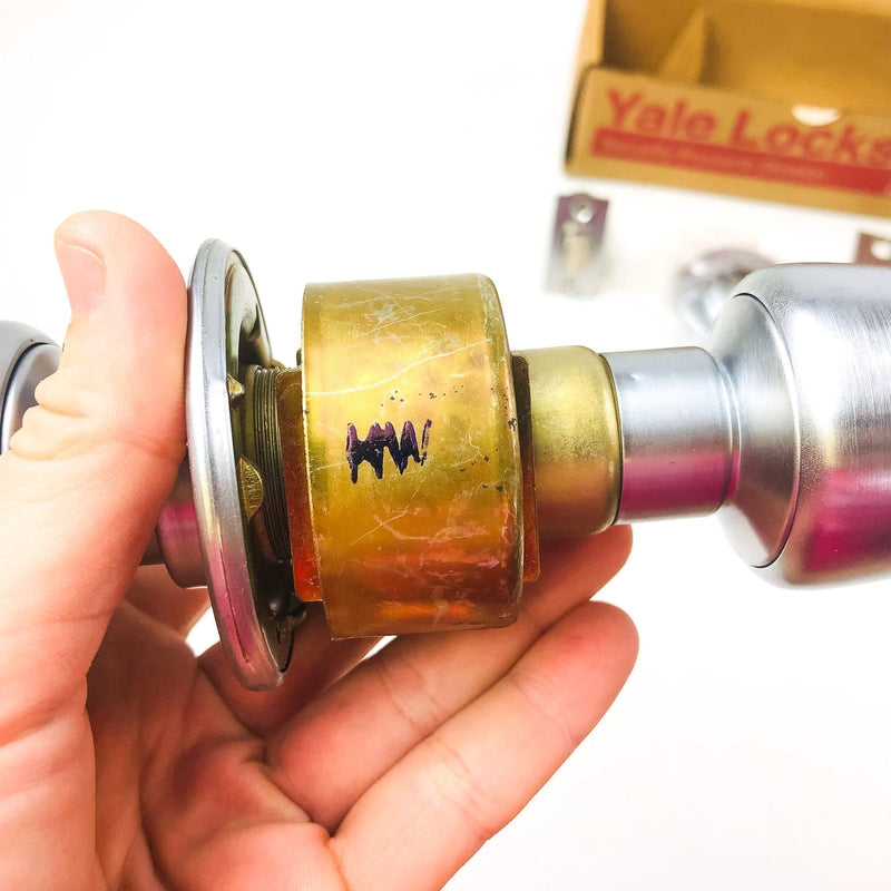 Yale Passage Closet Door Knob BR5301 380BN 26D Satin Chrome New Old Stock NOS 6