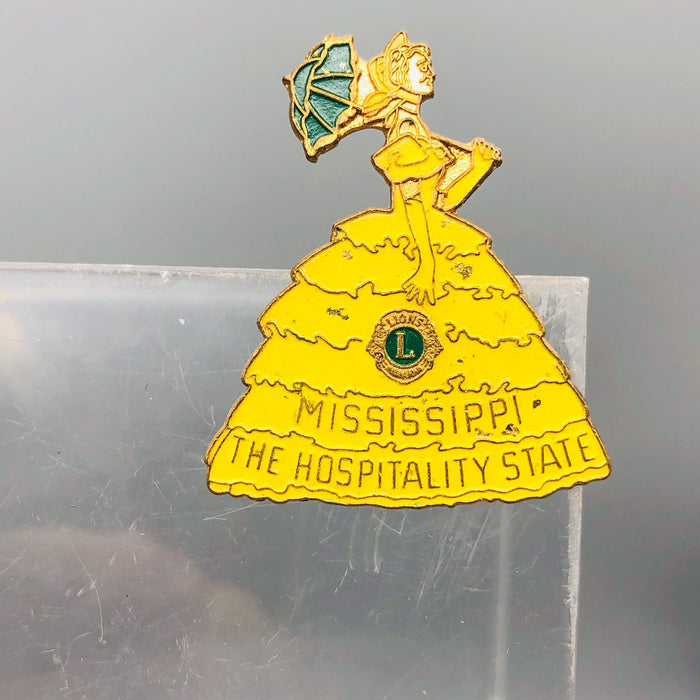 Vintage Lions Club Lapel Pin Mississippi The Hospitality State Southern Belle