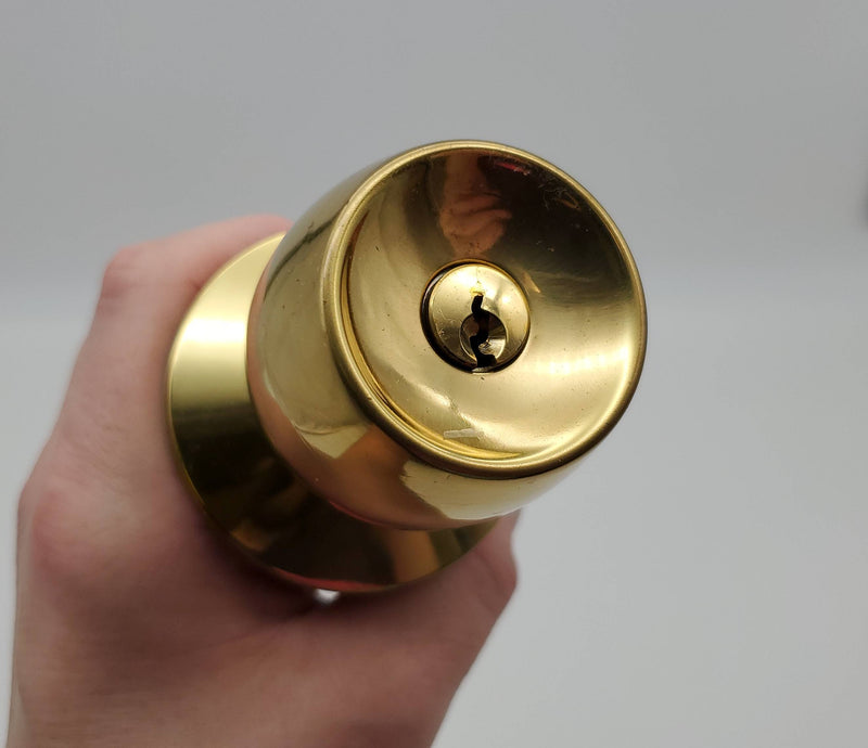 Yale Door Knob Entry Lock Bright Brass Brandywine 2-3/8" BS 5237T Vintage NOS