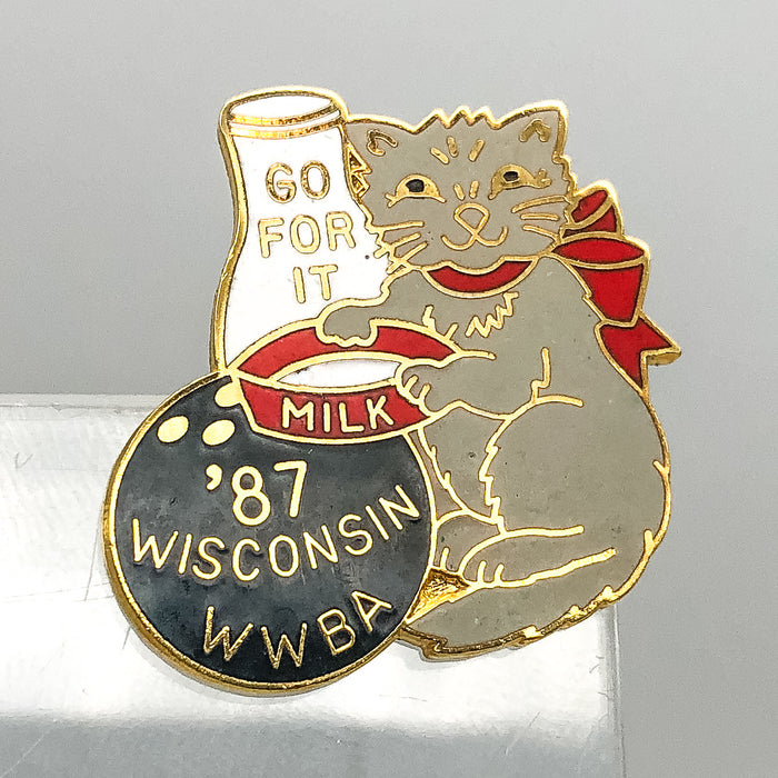 Womens Bowling Association Lapel Pin Wisconsin WWBA Kitty Cat Milk Bottle 1989