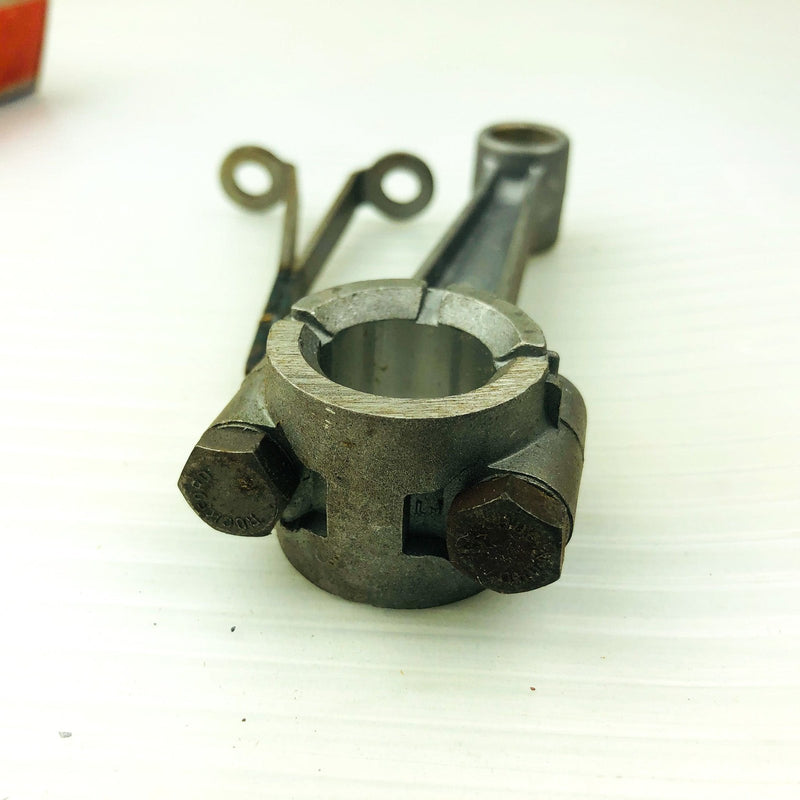 Briggs and Stratton 294201 Connecting Rod OEM New NOS Replaces 294367 A 8