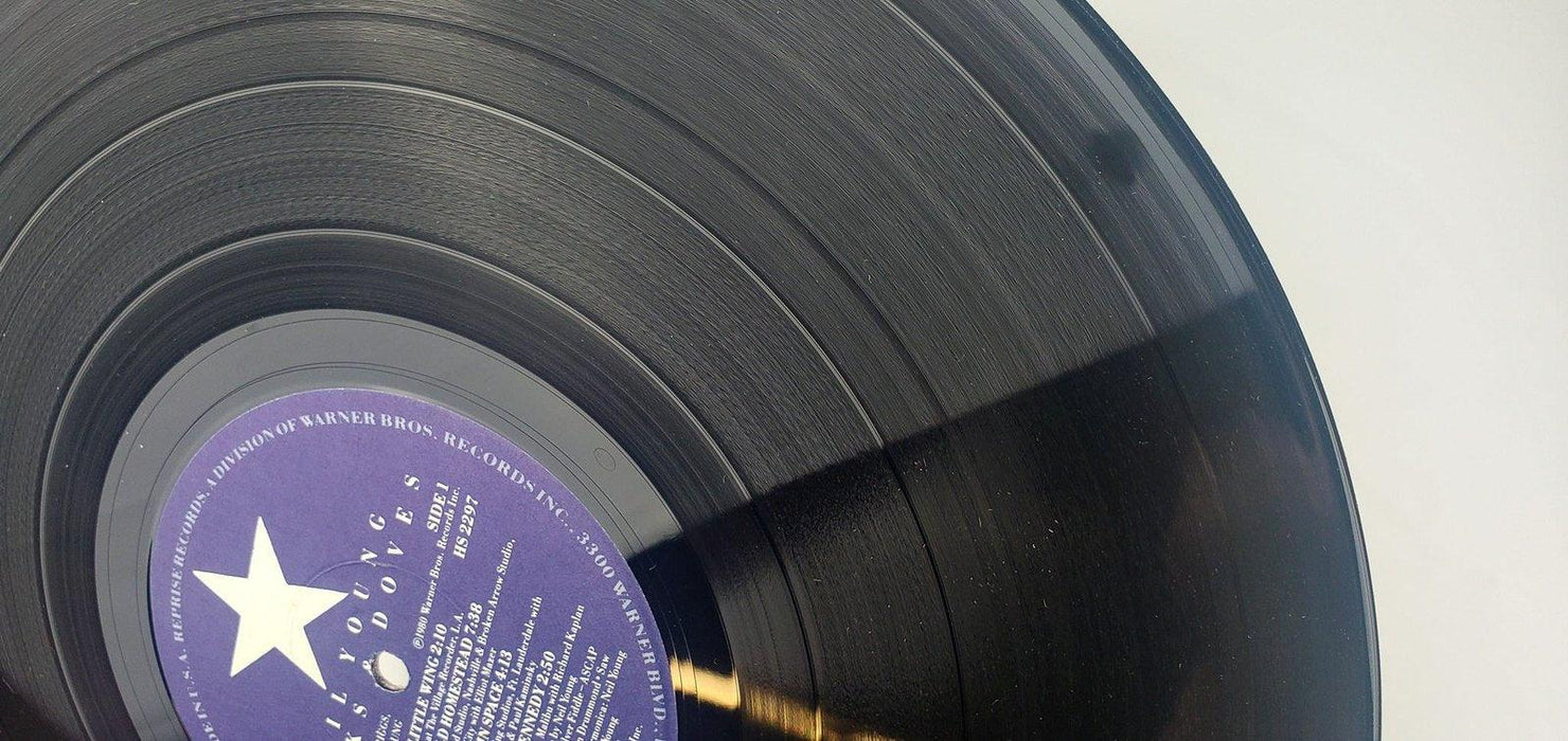 Neil Young Hawks & Doves Record 33 RPM LP HS 2297 Reprise 1980 5