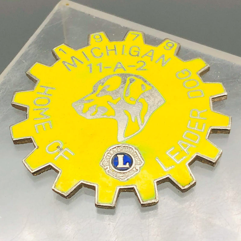 Vintage Lions Club Lapel Pin Pinback Michigan Leader Dog Home Cog Gear Yellow