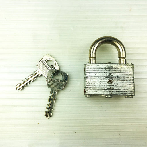 Master 500 Steel Padlock Lock Keys Breakaway Shackle New 197 Keyed NOS Vintage 2