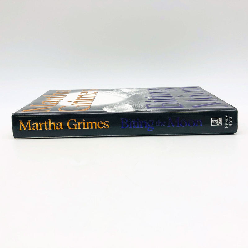 Martha Grimes Book Biting The Moon Hardcover 1999 1st Edition Werewolf Amnesia 3