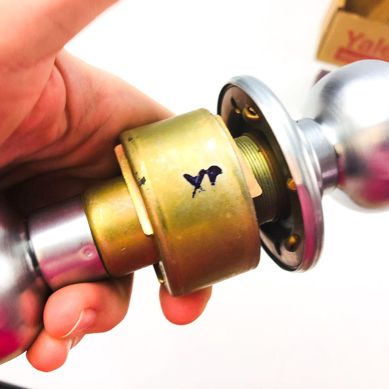 Yale Passage Closet Door Knob LF5301 Litchfield 380BN 26D Satin Chrome New NOS 9