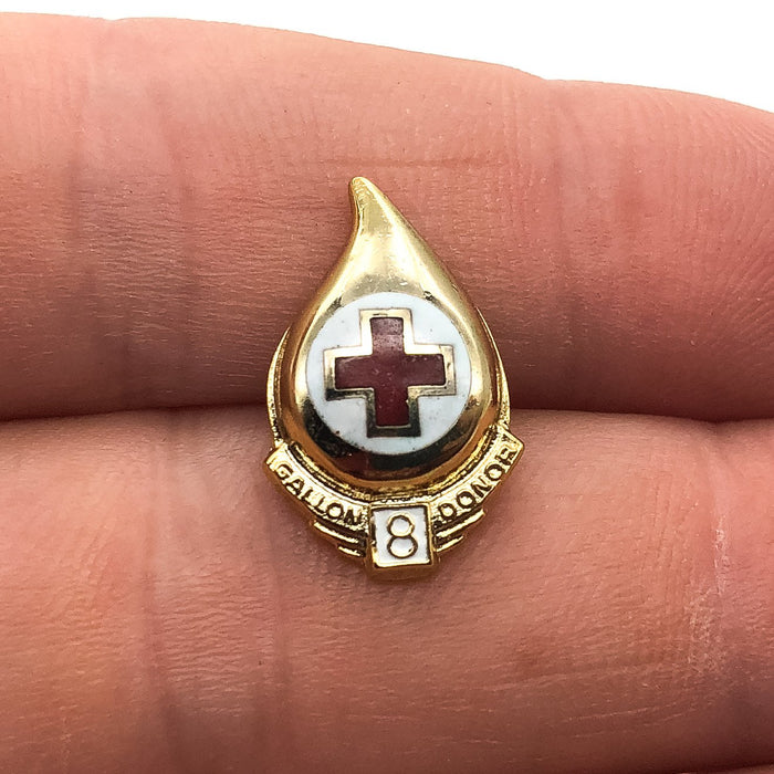 American Red Cross Lapel Pin 8 Gallon Donor Service Award Recognition 1