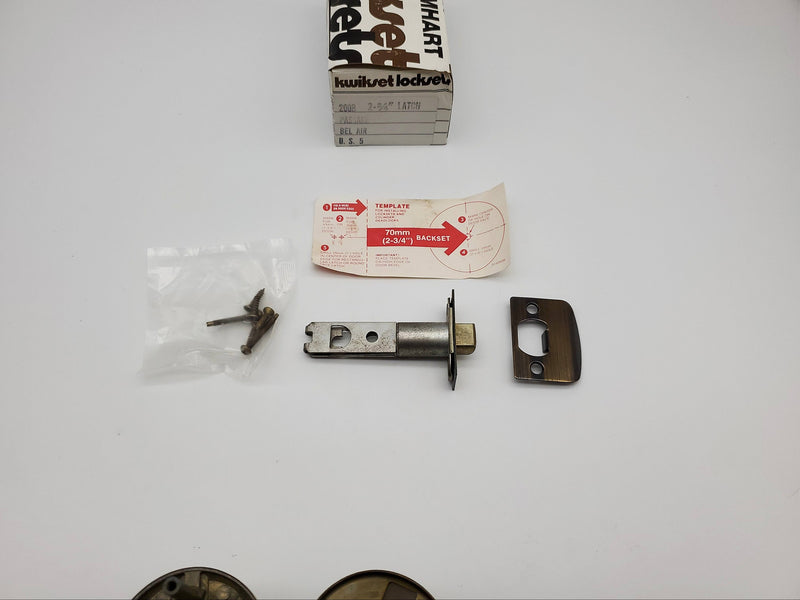 Kwikset Door Knob Passage Latch Antique Brass US5 BEL AIR 200B 2-3/4 BS NOS