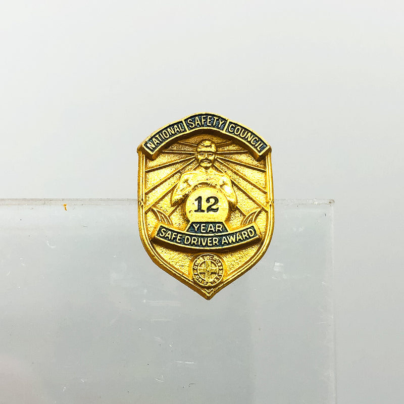 Vintage National Safety Council Lapel Pin Green Cross 12 Year Safe Driver Award