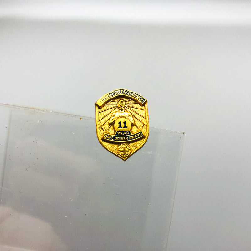 Vintage National Safety Council Lapel Pin Green Cross 11 Year Safe Driver Award
