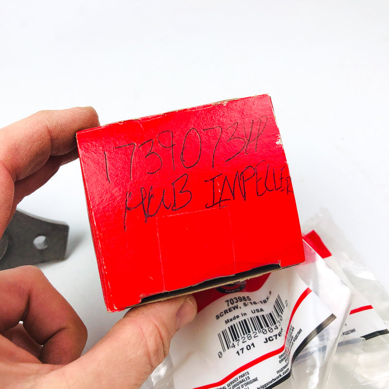 Briggs and Stratton 1739073YP Hub Impeller Genuine OEM New Old Stock NOS