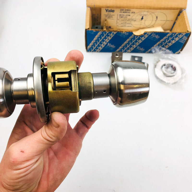 Yale Privacy Door Knob Locking 5302 Brandywine 378N US32D Polished SS New NOS 6