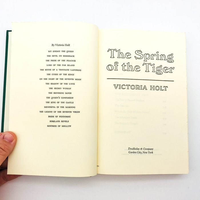 The Spring Of The Tiger Hardcover Victoria Holt 1979 Actress Mother Death Peace 6