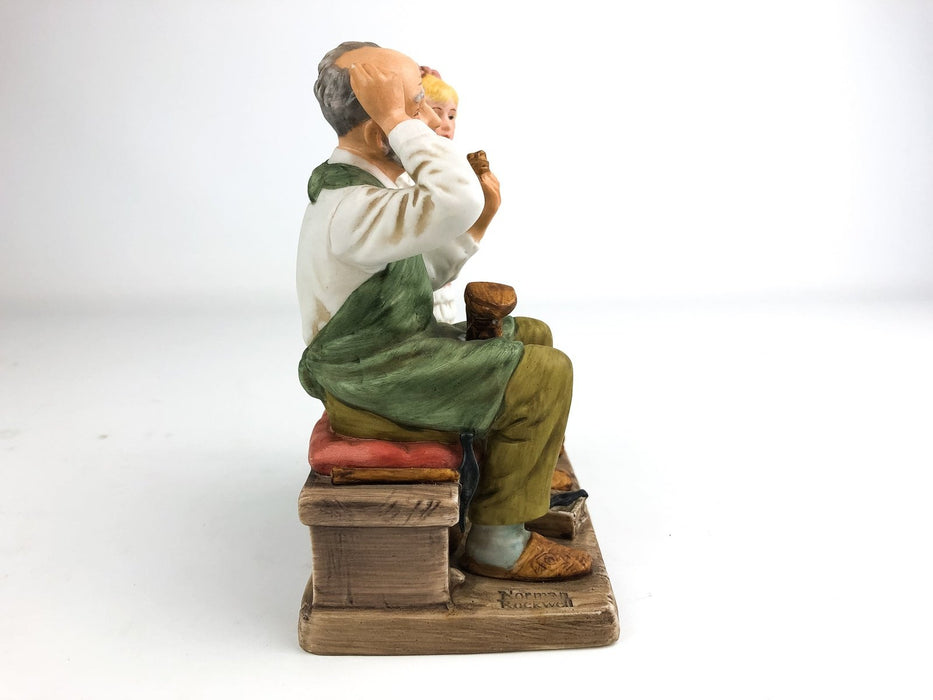 Norman Rockwell Figurine Statue The Shoemaker 1981 Annual Collector's Club 5