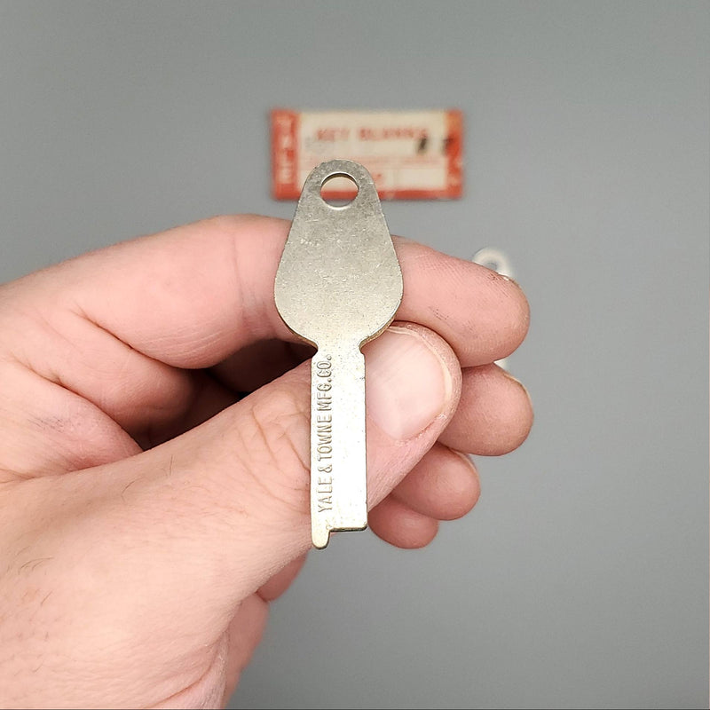 5x Yale R831 1/2 D Key Blanks Flat Steel NOS 1