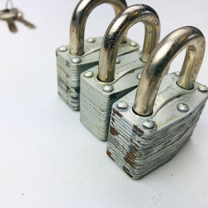 3ct Vintage No 500 Master Lock Padlock 1-1/4" Shackle New NOS Keyed Different 7