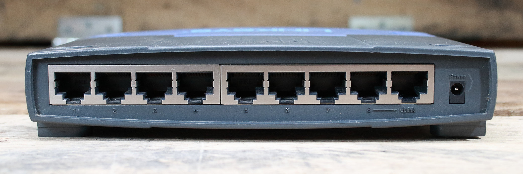 Linksys: 8 Port 10/100 Workgroup Hub - Model EFAH08W | NO POWER CORD