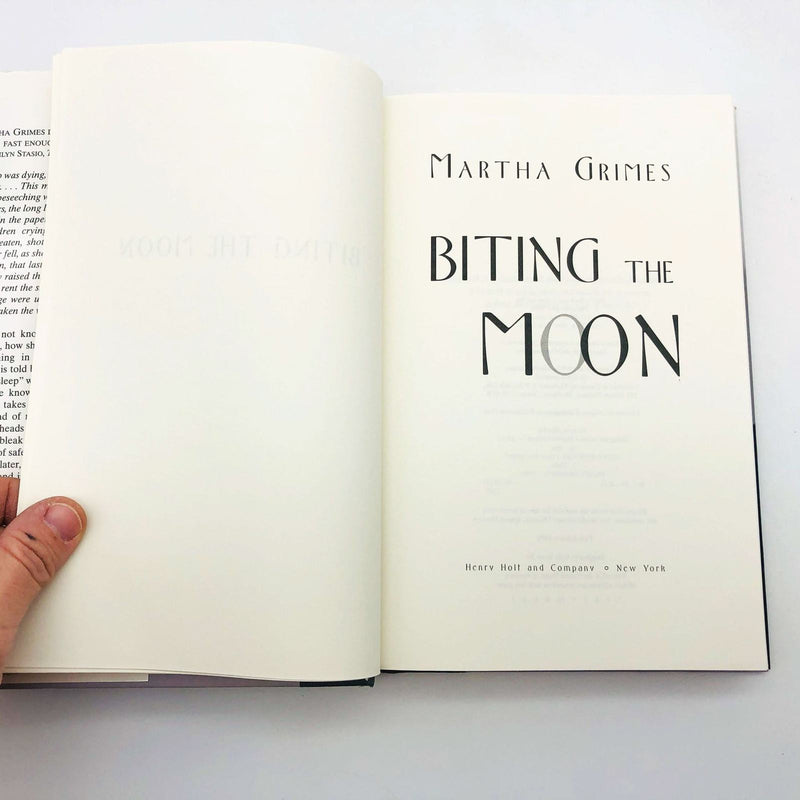 Martha Grimes Book Biting The Moon Hardcover 1999 1st Edition Werewolf Amnesia 7