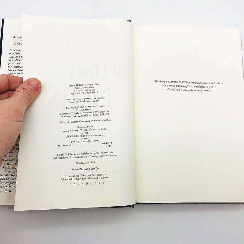 Martha Grimes Book Biting The Moon Hardcover 1999 1st Edition Werewolf Amnesia 8