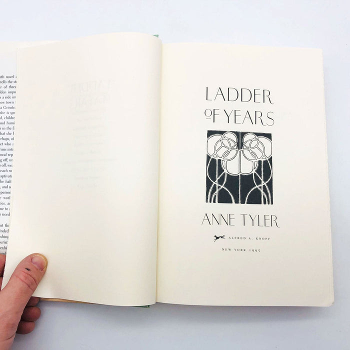 Anne Tyler Book Ladder Of Years Hardcover 1995 1st Editio Starting Over Female 2 7