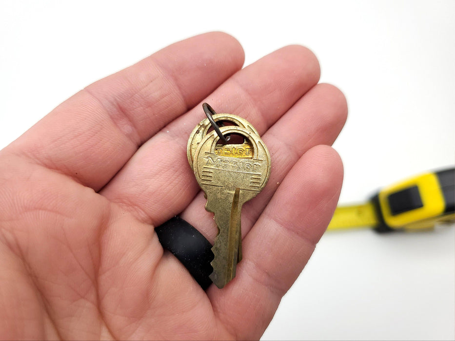 Master Lock Padlock No 1. 2-7/8" L x 0.3" D Shackle Special Use Vintage NOS