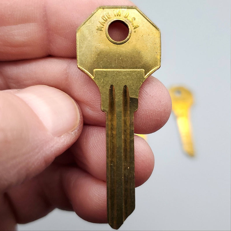 5x Yale E9810 Key Blanks B10R Keyway Brass Hexagonal Bow USA Made Vintage NOS 2