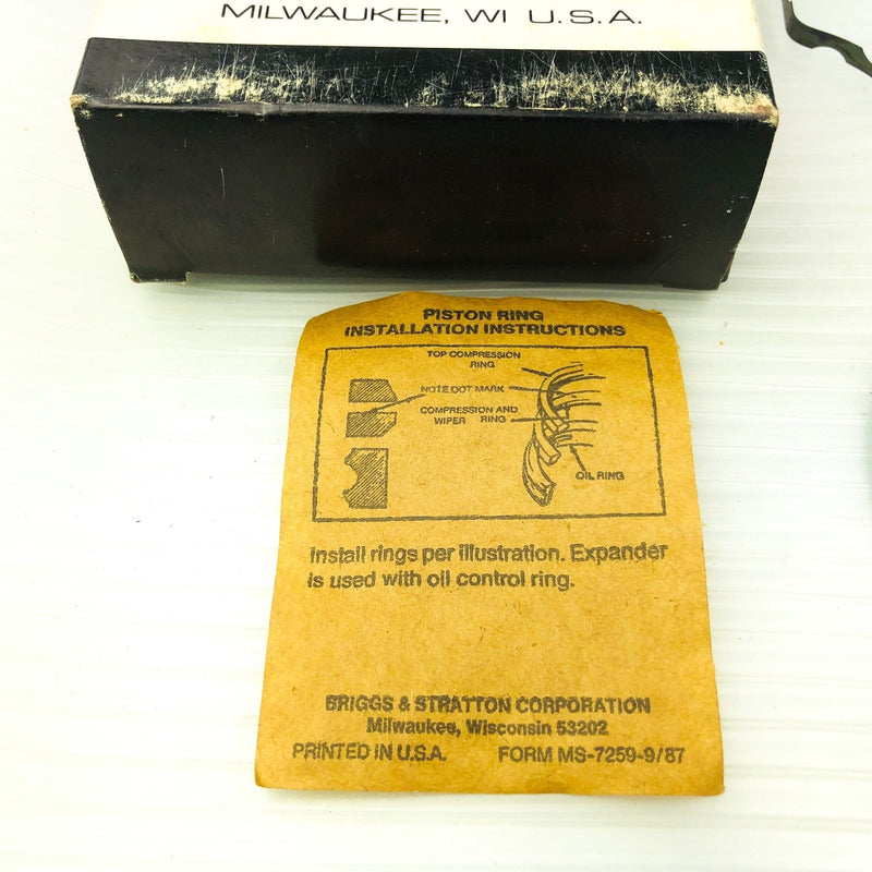 Briggs and Stratton 393342 030 Piston Ring Set Genuine OEM New Old Stock NOS 3