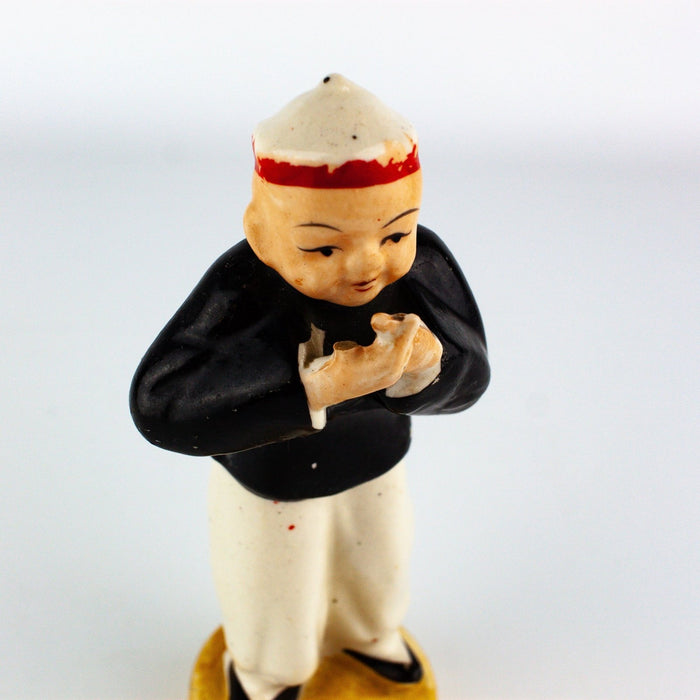 Occupied Japan Asian Oriental Man in Hat Gesturing w/ Hands 6.5 Inches 5
