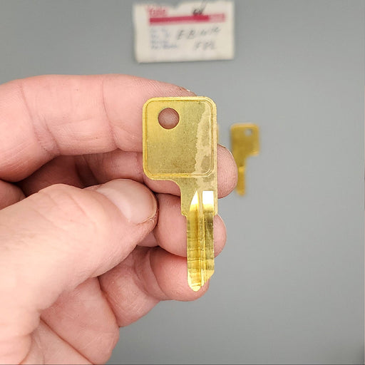 5x Yale EB1019 Key Blanks F8L Keyway Solid Brass 4 Pin NOS 2